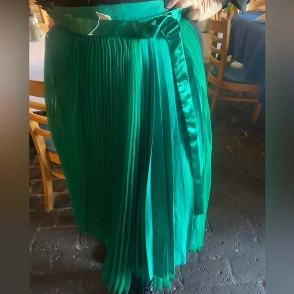 Emerald Green H&M Pleated Skirt